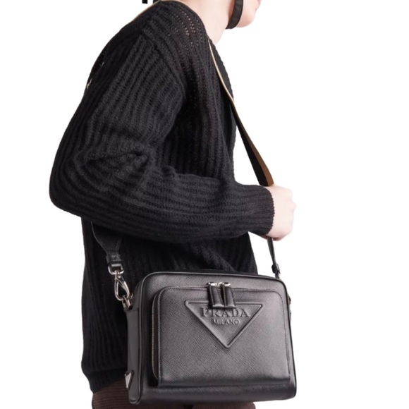 🆕PRADA Bandiliera Black Saffiano Logo Embossed Crossbody Camera Bag SHW • UNISEX - Picture 9 of 11